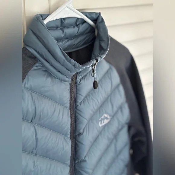 L.L. Bean Women’s Down full-zip Jacket - Picture 5 of 8